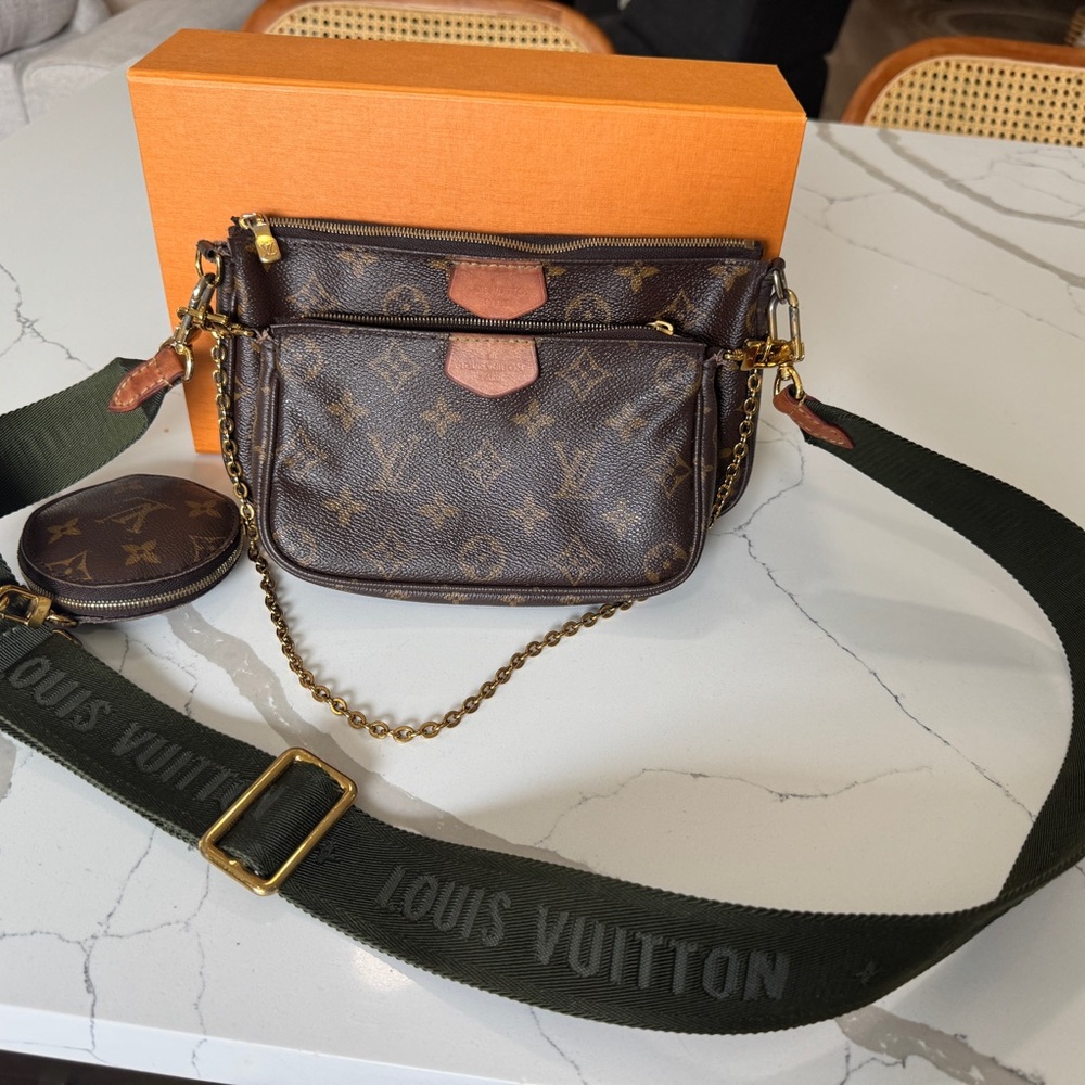 Louis Vuitton Multi Pochette Accessoires Monogram Crossbody Olive green strap
